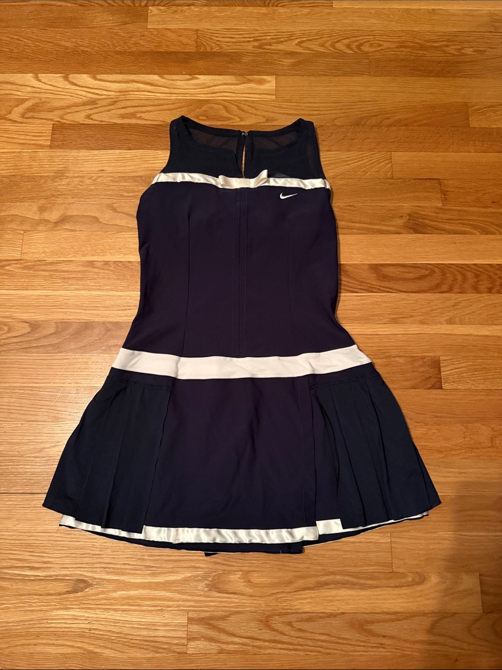 NIKE MARIA SHARAPOVA NAVY BLUE & SATIN TRIM GORGEOUS TENNIS DRESS
